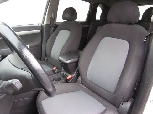 Used 2012 Chevrolet Captiva Sport LT FWD image 11