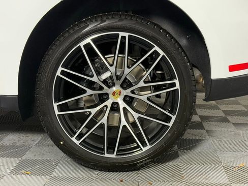 New 2026 Porsche Macan image 14