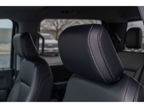 Used 2023 Ford F150 Lariat w/ Trailer Tow Package image 17