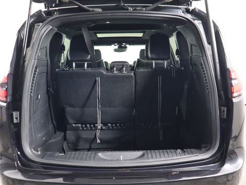 Used 2022 Chrysler Pacifica Limited w/ S Appearance Package image 28