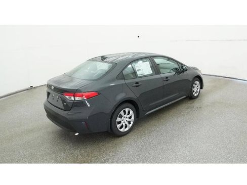 Used 2025 Toyota Corolla LE FWD image 11