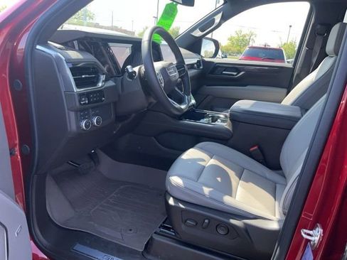 Used 2025 GMC Yukon XL Elevation AWD/4WD image 10