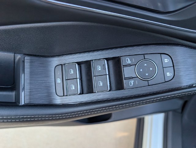 Used 2024 Nissan Rogue Platinum FWD image 22