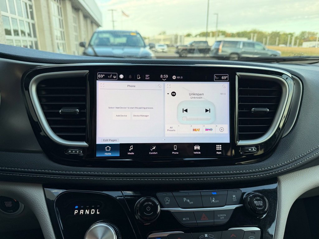 Used 2024 Chrysler Pacifica Touring-L FWD image 14