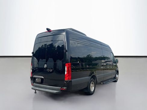 Used 2024 Mercedes-Benz Sprinter 3500 image 3