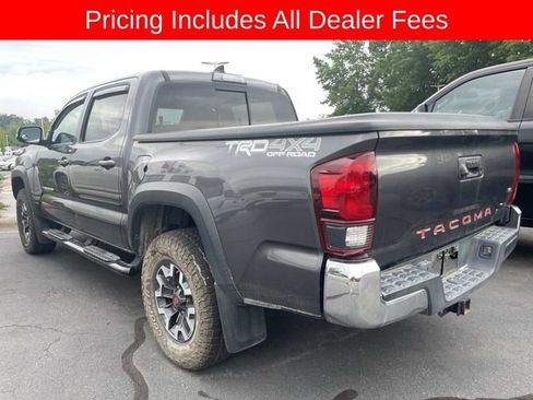Used 2018 Toyota Tacoma TRD Off-Road AWD/4WD image 5