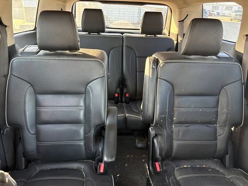 Used 2019 GMC Acadia Denali w/ Technology Package AWD/4WD image 10