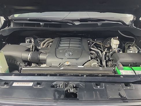 Used 2018 Toyota Tundra Limited w/ Limited Premium Package AWD/4WD image 14