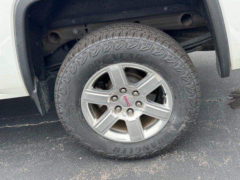 Used 2015 GMC Sierra 1500 SLT w/ Suspension Package, Off-Road AWD/4WD image 7