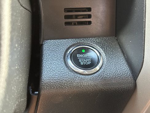 Used 2019 Ford F150 Lariat RWD image 22