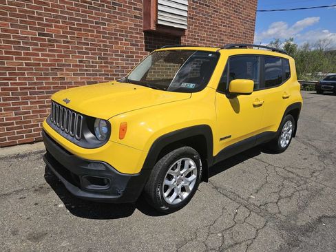 Used 2015 Jeep Renegade Latitude w/ Popular Equipment Group AWD/4WD image 3