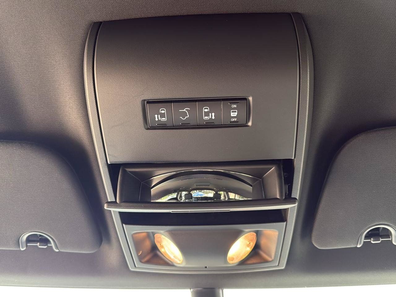 Used 2019 Dodge Grand Caravan SXT FWD image 15