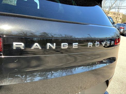 Used 2024 Land Rover Range Rover Sport SE image 30