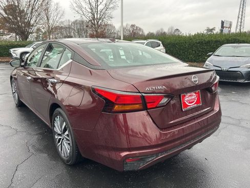 Used 2024 Nissan Altima 2.5 SV image 7