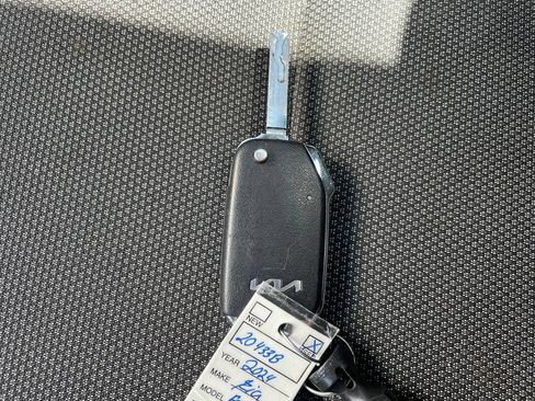 Used 2024 Kia Forte LXS w/ LXS Technology Package FWD image 18