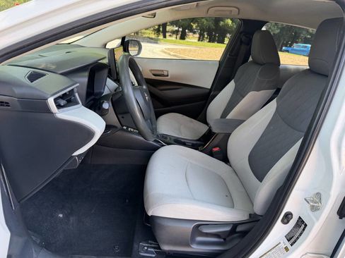 Used 2022 Toyota Corolla LE FWD image 9