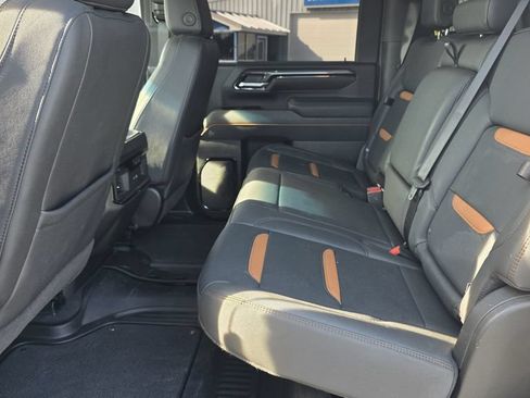 Used 2025 GMC Sierra 2500 AT4 AWD/4WD image 16
