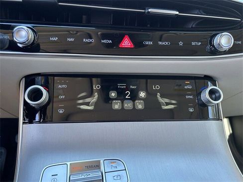 New 2026 Genesis GV70 2.5T Select image 25