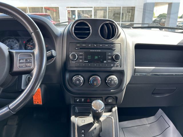 Used 2017 Jeep Patriot High Altitude AWD/4WD image 21