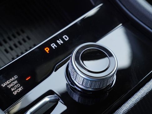 New 2026 Jeep Grand Cherokee Altitude image 17