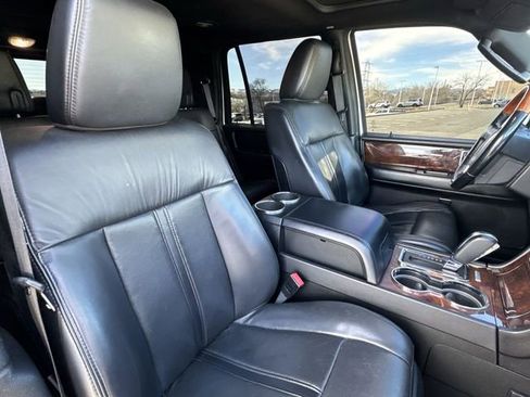 Used 2015 Lincoln Navigator 4WD image 24