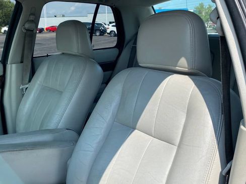 Used 2005 Mercury Grand Marquis LS RWD image 6