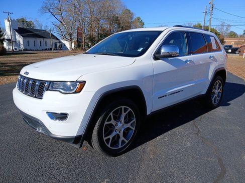 Certified 2022 Jeep Grand Cherokee Limited w/ Trailer Tow Group IV image 12