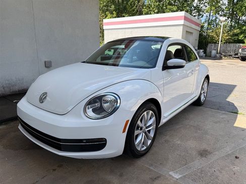 Used 2013 Volkswagen Beetle TDI FWD image 14