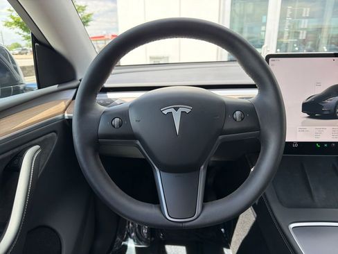 Used 2024 Tesla Model Y Long Range AWD/4WD image 14