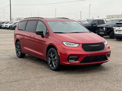 New 2026 Chrysler Pacifica Limited w/ S Appearance Package