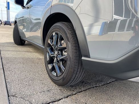 Used 2025 Honda HR-V Sport image 17