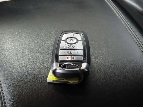 Used 2023 Ford Explorer Limited image 20