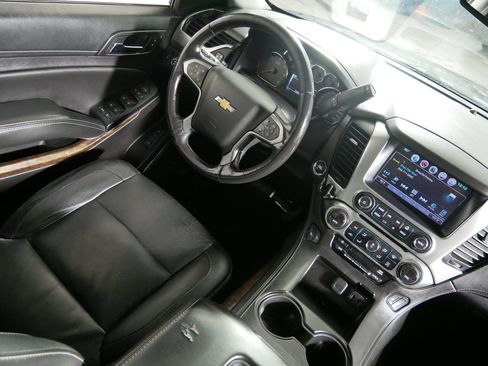 Used 2016 Chevrolet Suburban LT w/ Luxury Package AWD/4WD image 9