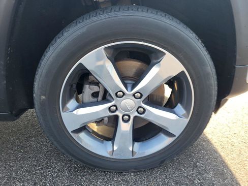 Used 2021 Jeep Grand Cherokee L Limited w/ Luxury Tech Group II image 15