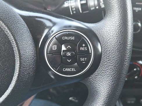 Used 2020 Kia Soul S FWD image 35