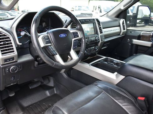 Used 2017 Ford F250 Lariat w/ Lariat Value Package AWD/4WD image 10