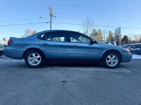 Used 2005 Ford Taurus SE FWD image 8