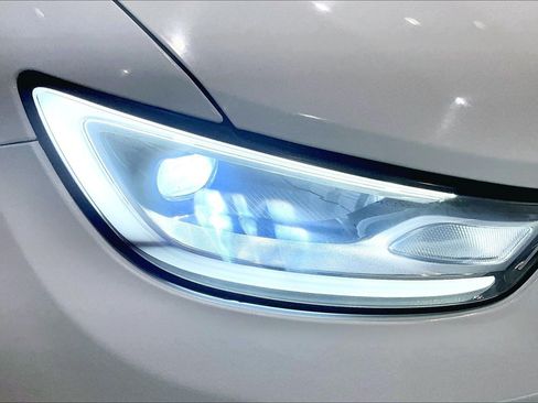 Used 2022 Chrysler Pacifica Touring-L FWD image 30