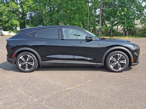 Certified 2021 Ford Mustang Mach-E Select w/ Comfort/Appearance Package RWD image 8