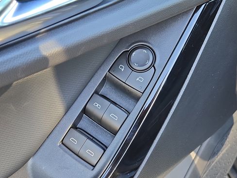 New 2026 Chevrolet Equinox LT image 23