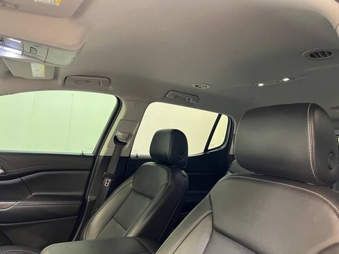 Used 2021 GMC Acadia SLT w/ Elevation Edition FWD image 16