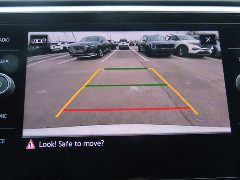 Used 2022 Volkswagen Atlas Cross Sport SE w/ Panoramic Sunroof Package image 27