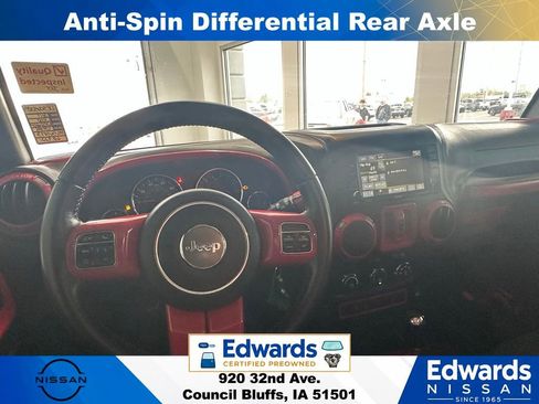 Used 2017 Jeep Wrangler Unlimited Sahara w/ Connectivity Group AWD/4WD image 17
