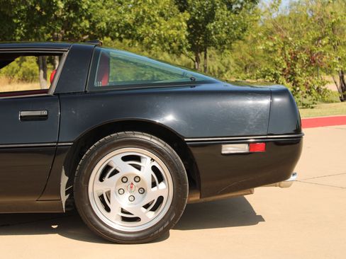 Used 1990 Chevrolet Corvette ZR-1 RWD image 29