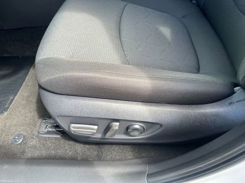 Certified 2025 Toyota RAV4 XLE AWD/4WD image 17