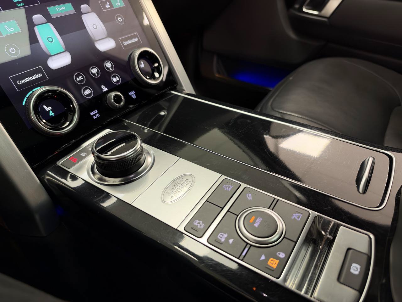 Used 2019 Land Rover Range Rover Long Wheelbase Autobiography AWD/4WD image 25