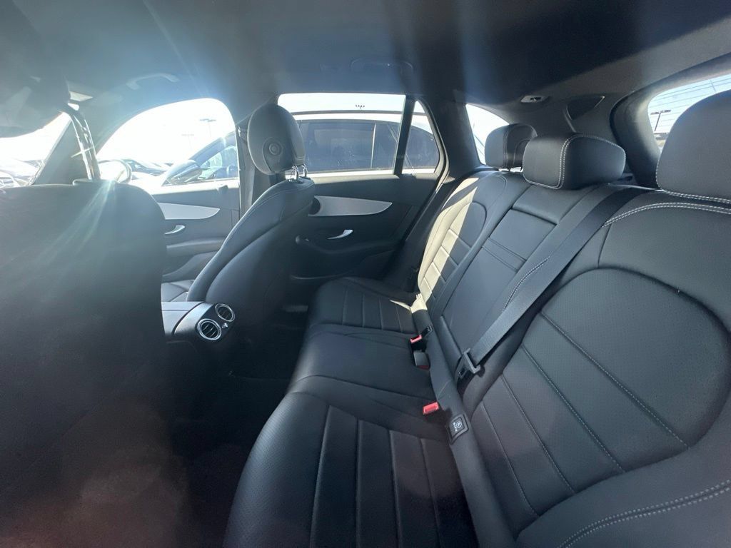Used 2022 Mercedes-Benz GLC 300 image 10