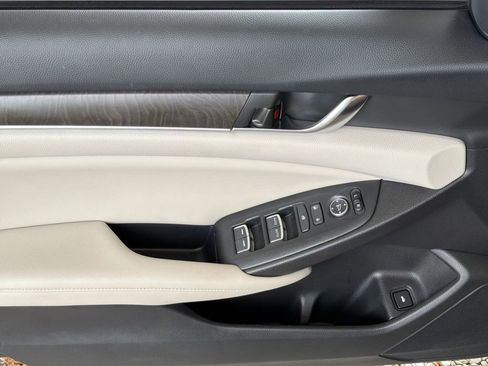 Used 2020 Honda Accord EX image 3