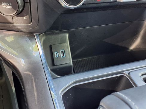 Used 2023 Ford F150 4x4 SuperCrew image 15