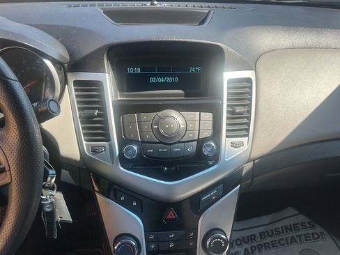 Used 2013 Chevrolet Cruze LS image 15